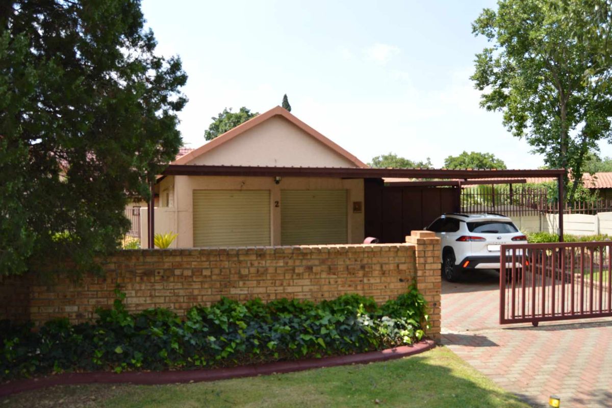 Beautiful family home in Brackenhurst - Photo 2