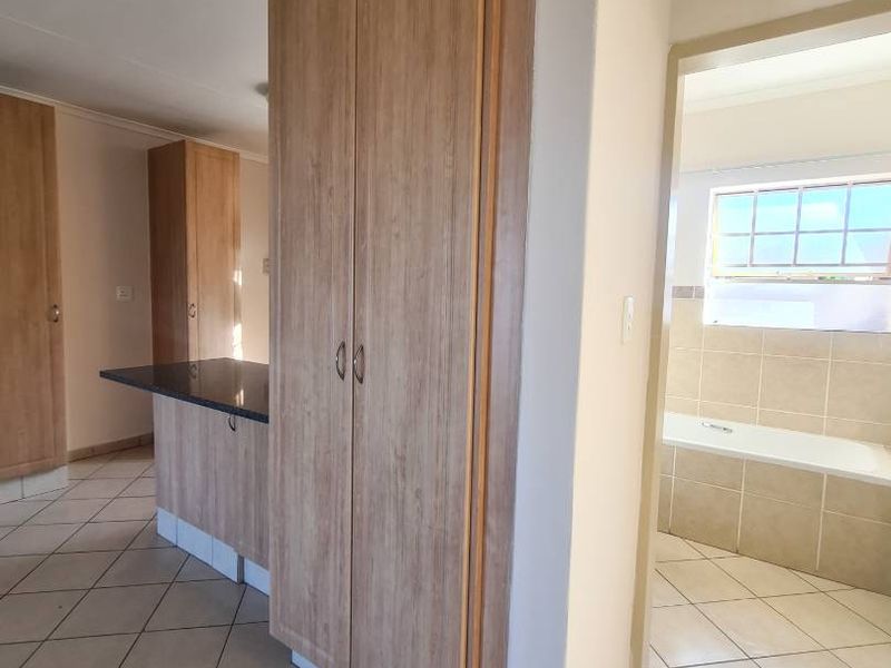 Welcome to Hazeldean - A load shedding free area! - Photo 4