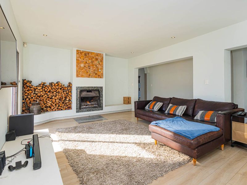 Rare Family Home – Priced to Sell - Photo 7