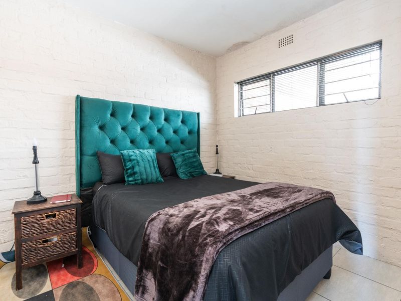 Neat One Bedroom Apartment, Move-In Ready! - Photo 10