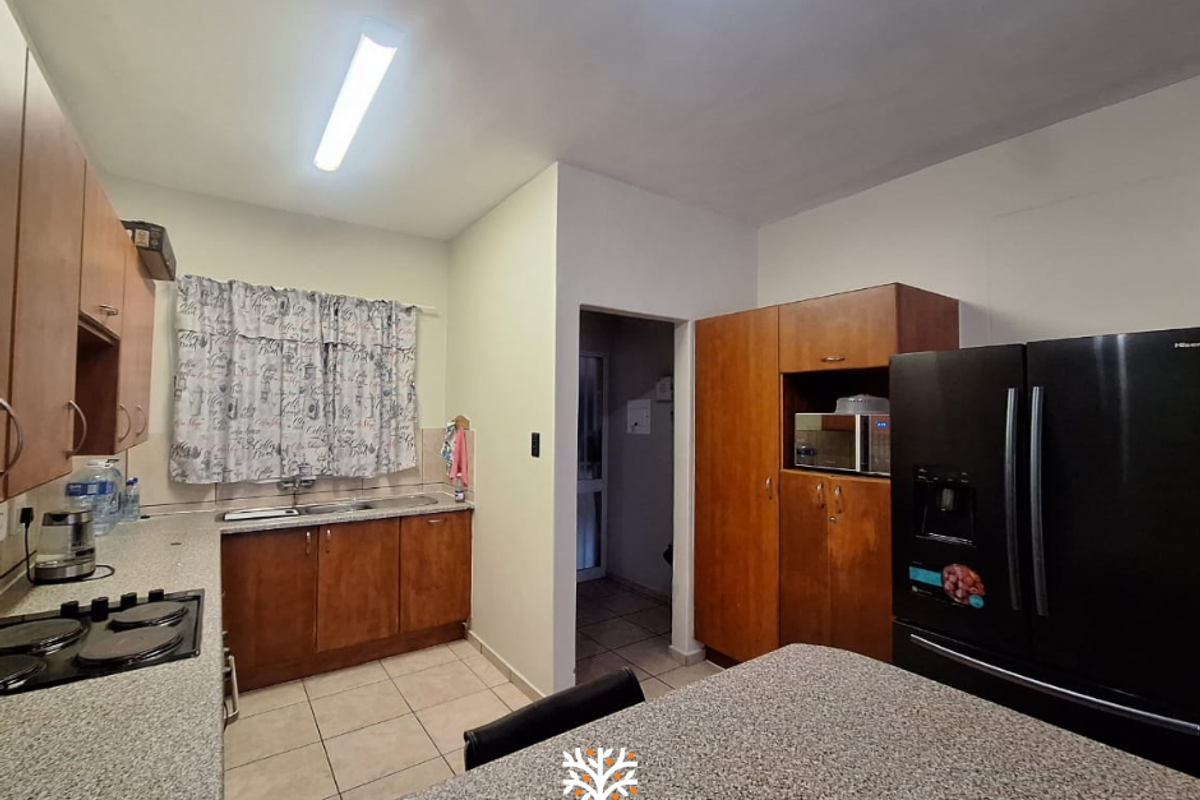 3-BEDROOM APARTMENT FOR SALE IN KLEIN WINDHOEK - Photo 3