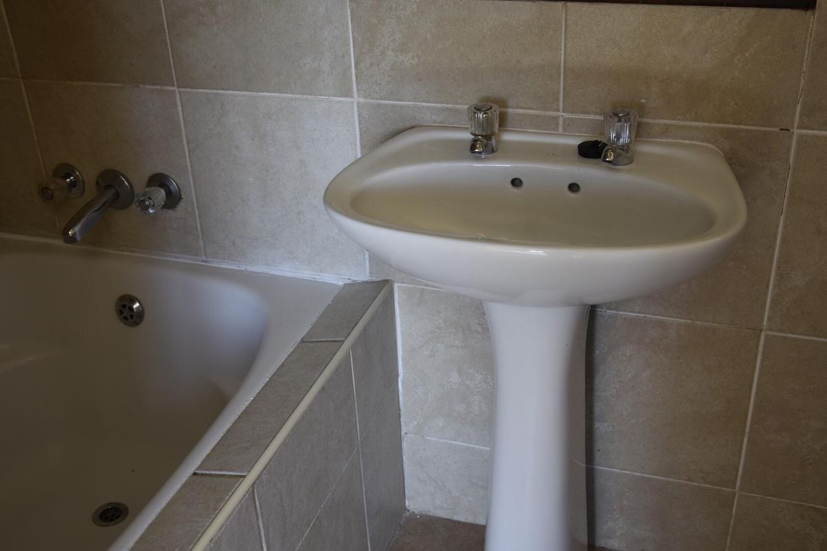 One bedroom apartment with balcony - Photo 4