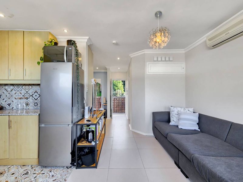 Charming Studio Apartment with Breathtaking Views in Tamboerskloof - Photo 10