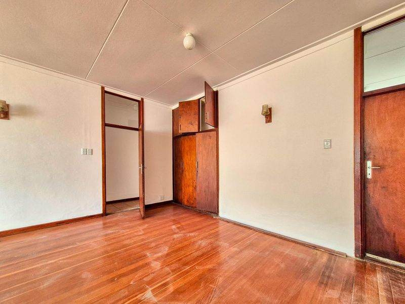 Lagoon, Walvis Bay:  Old 3 Bedr Dame with 2 Bedr Flat is for Sale - Photo 7