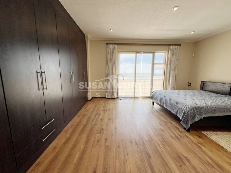 Beachfront Townhouse | Ideal Low-Maintenance Holiday Home - Photo 10