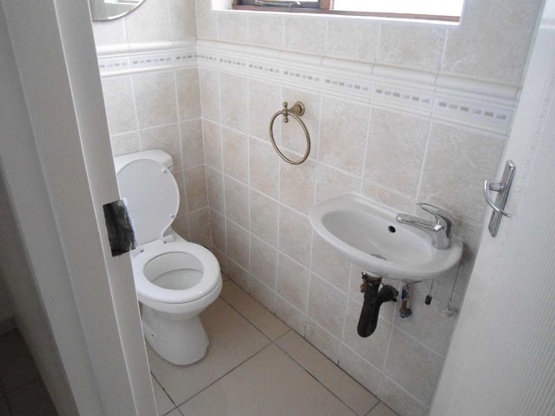 Modern 3-Bedroom Rental in Desirable Meer En See - Photo 10