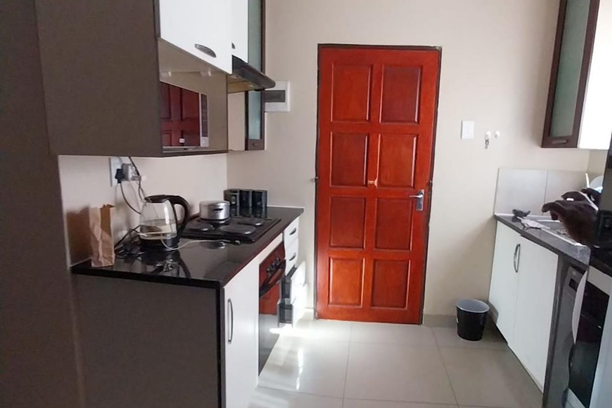 Clayville R 840 000- 2 beds, 1 bath - Photo 3