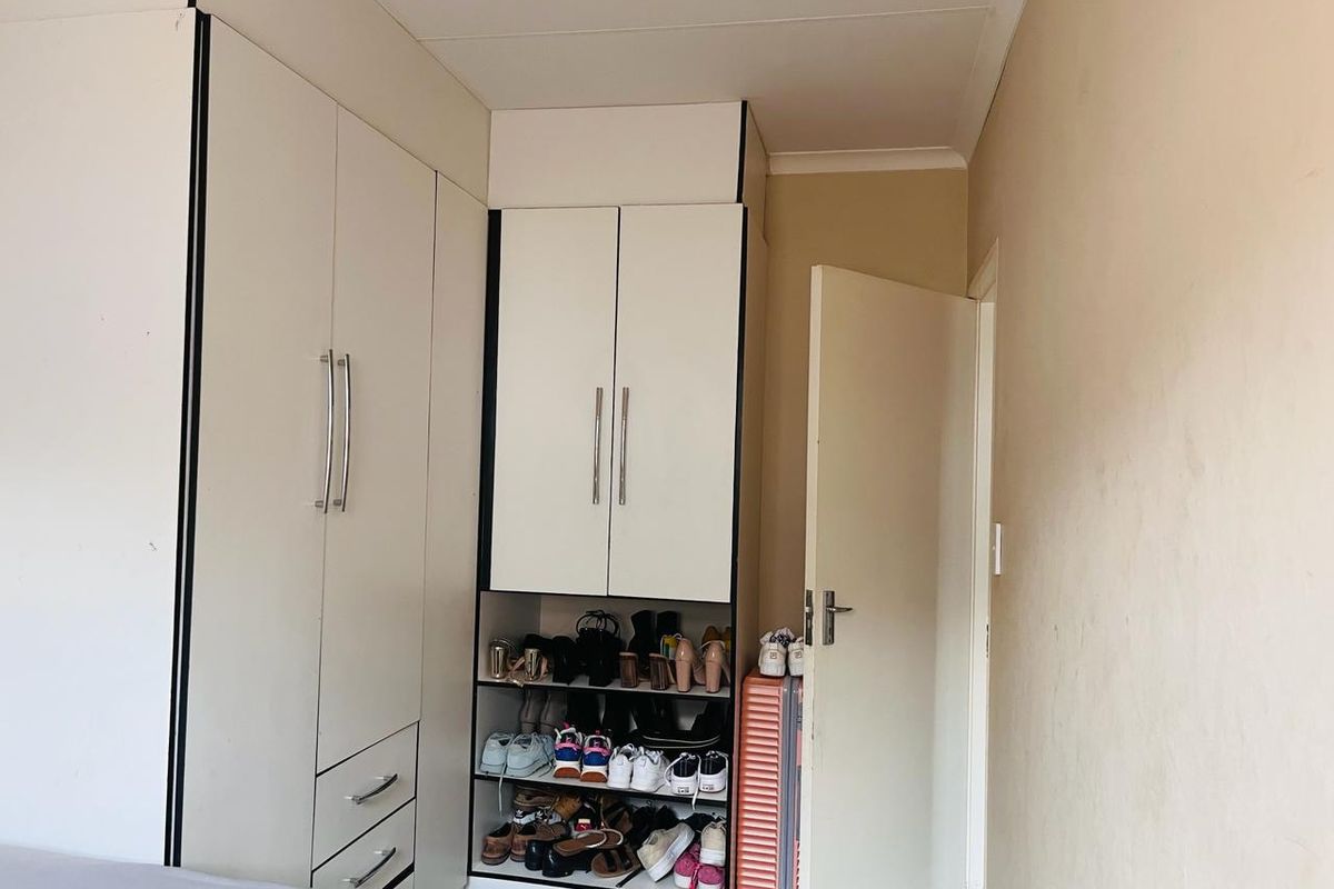 Excellent Value Clayville ext 45!! - R 800 000 - Photo 5