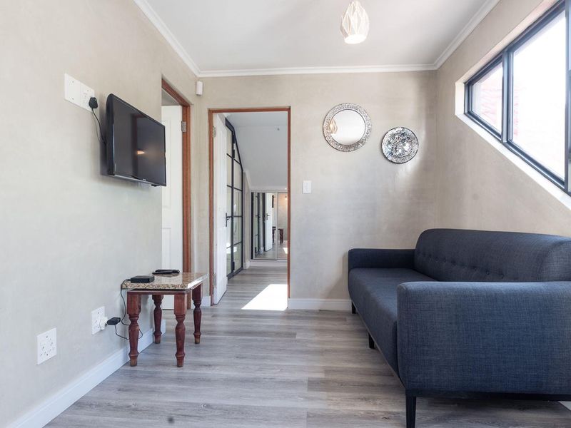 Modern Renovated Duplex in Green Point - Photo 6