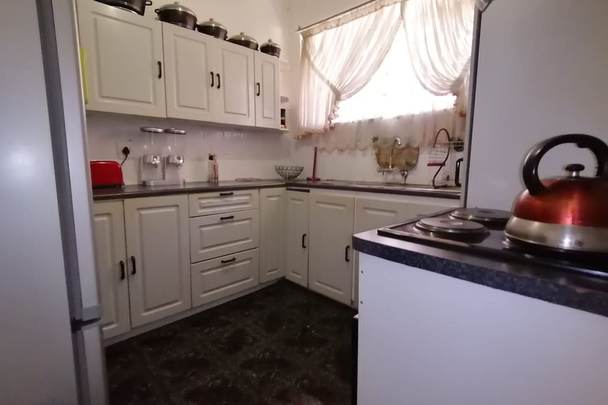 Modern 1-Bedroom Apartment in a Secure Complex - Photo 2