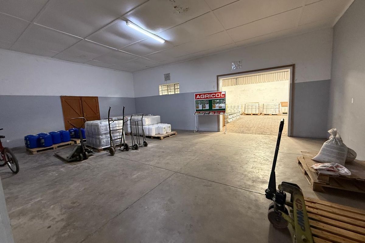 Immaculate Commercial Property with Endless Potential – Keimoes - Photo 4