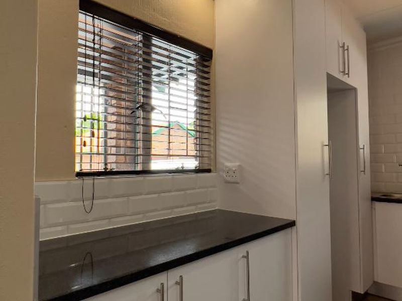 Renovated & new! Townhouse in Highveld - Photo 8