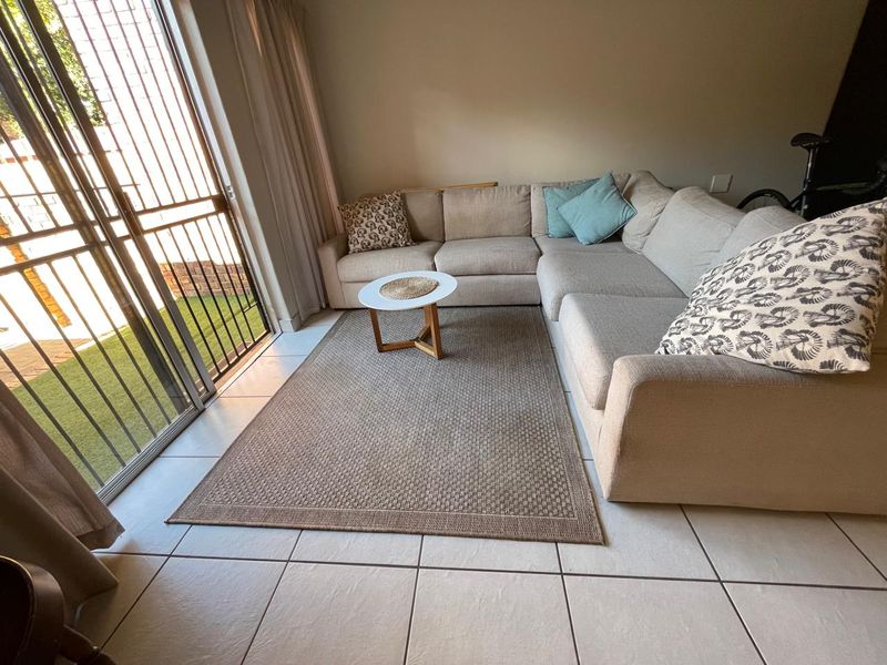 . "Discover Your Dream Home: Open-Plan Modern Living - Photo 2