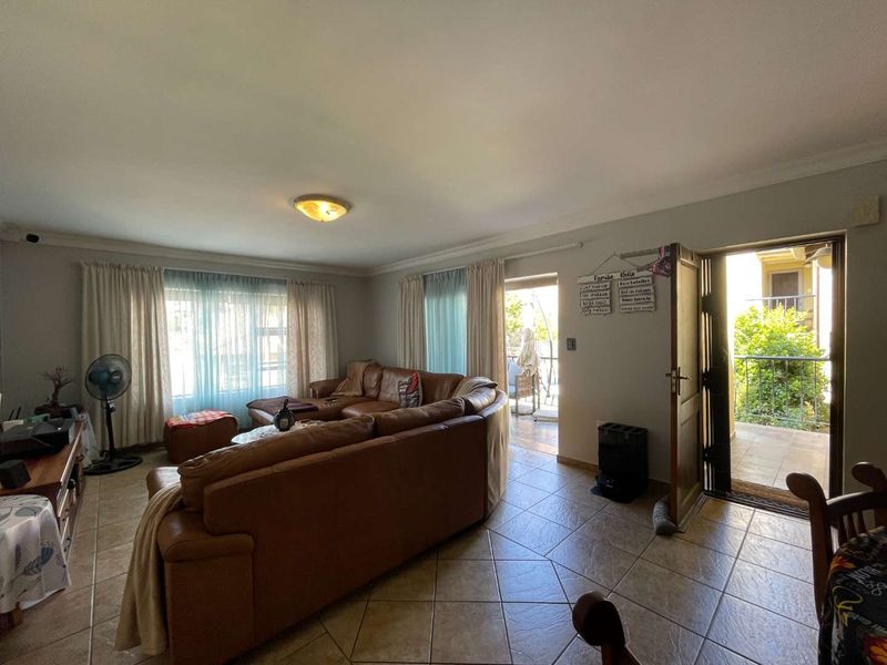 Spacious 3 Bedroom Townhouse in Secure Estate - Tuscan Village - Photo 6