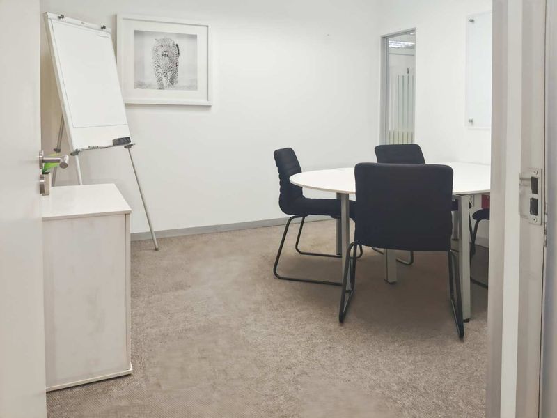 Expand your business presence with a virtual office in Regus North West Province - Photo 3