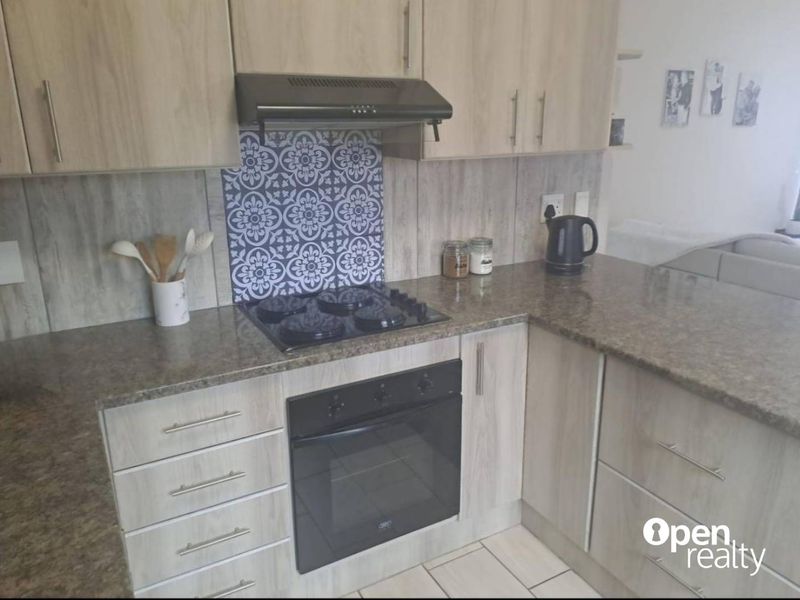 SERENE OASIS IN WINDSOR PARK - Photo 6