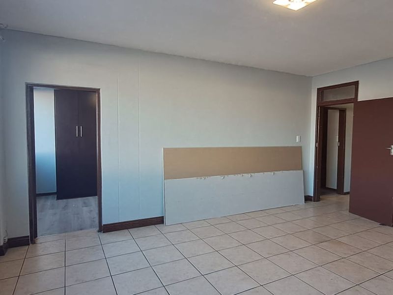 3 Bedroom Unit To Rent - Photo 8