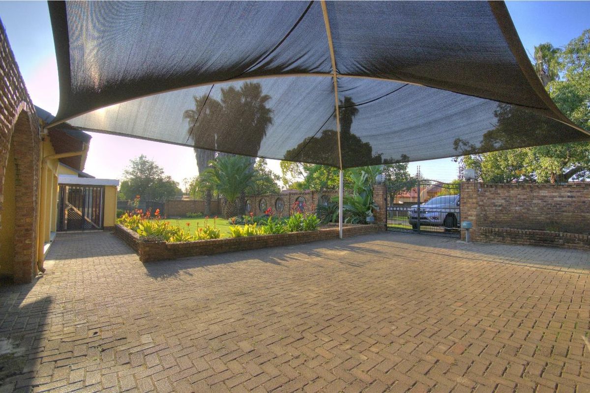 2 properties on one stand! - Photo 5