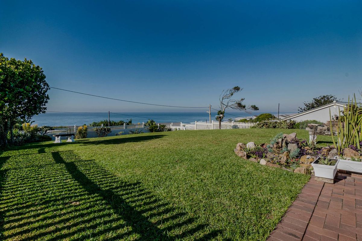 Magical ocean views in a modern home - Photo 4