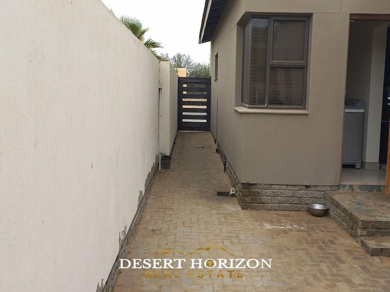 Walvisbay, Meersig | Beautiful Family Home For Sale - Photo 10