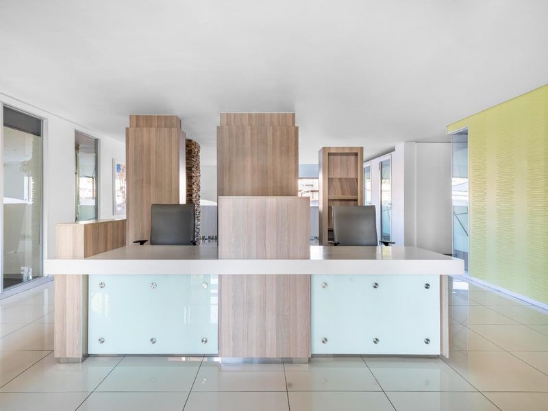 Flexible coworking memberships in Regus East Rand Stoneridge - Photo 3