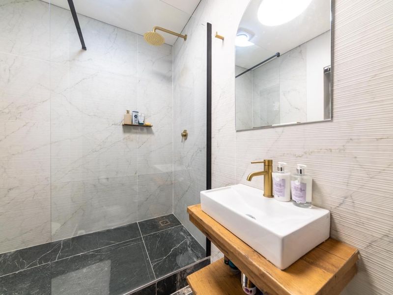 1-Bedroom Furnished Apartment for Sale – Stellenbosch Central - Photo 6
