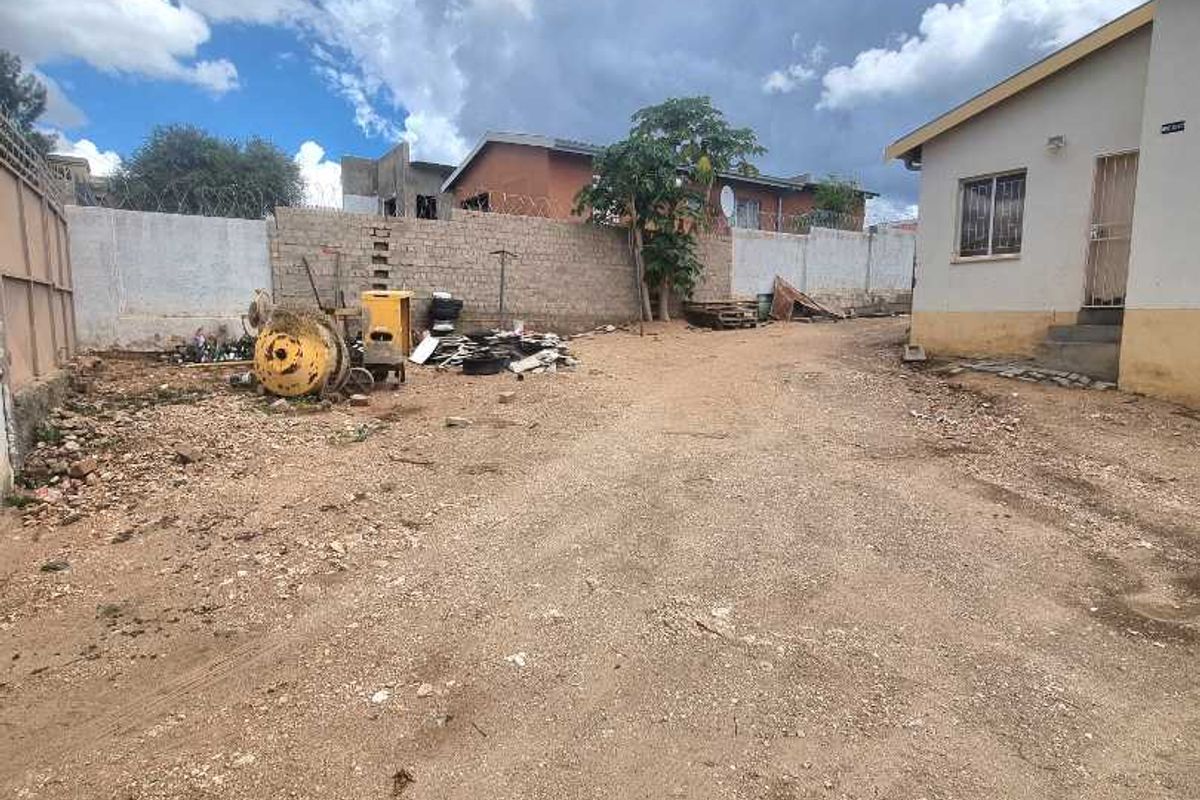 HOUSE FOR SALE - GREENWELL, KATUTURA - Photo 5