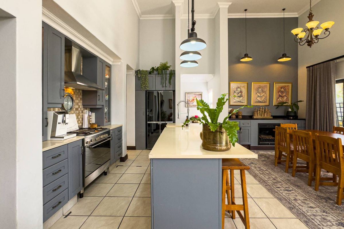 Exclusive Mandate - Single level charm in Midstream Hill - Photo 4