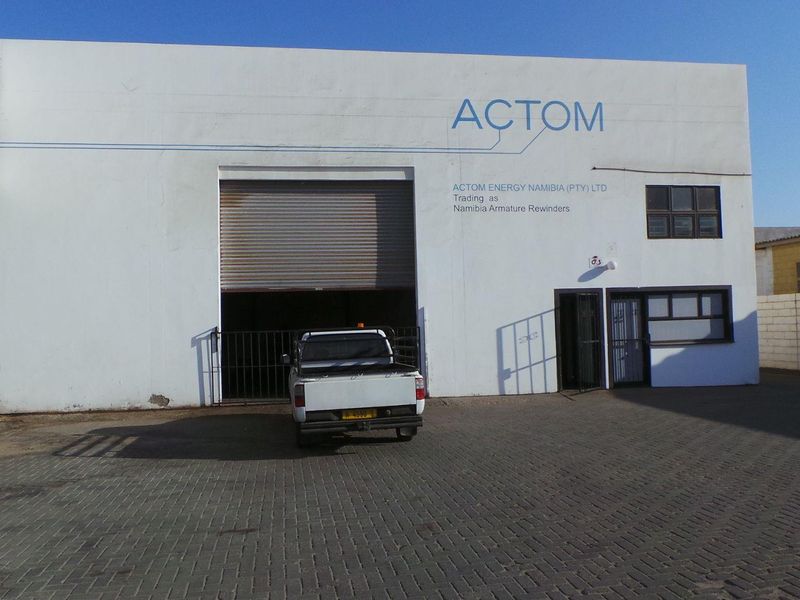 Industrial Warehouse offering 3 section all enclosed with boundary walls. - Photo 6