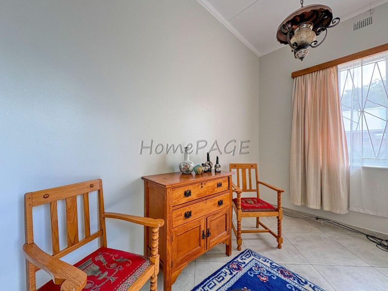 Otjiwarongo:  Property with 3 x Flats is for sale - Photo 7