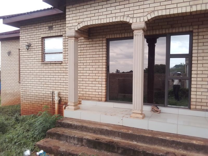 Neat 3-Bedroom Home FOR SALE– Thohoyandou Unit E, Magidi - Photo 2