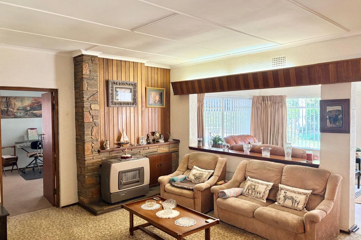 Secure suburban living - Photo 4