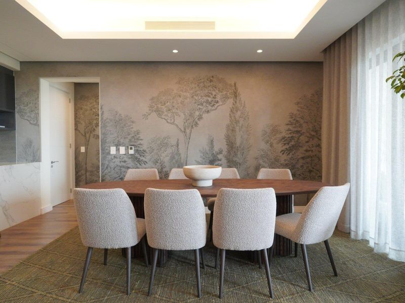 Stunning 4-Bedroom Apartment in City Center, Steyn City - Photo 5