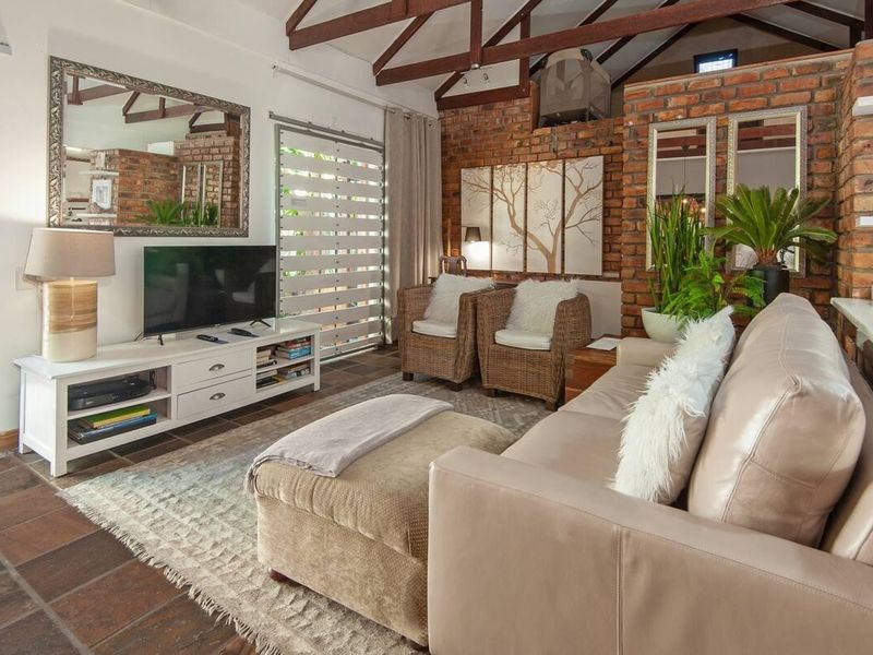 Modern Furnished Rental in Coastal Hermanus Central - Photo 3