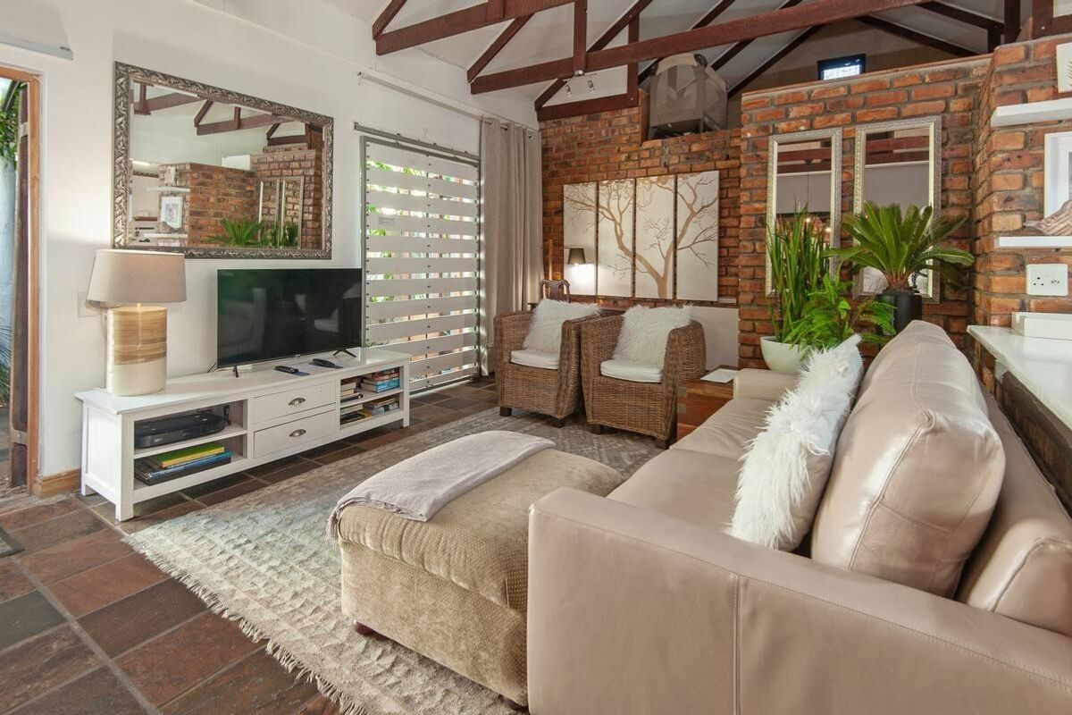 Modern Furnished Rental in Coastal Hermanus Central - Photo 3