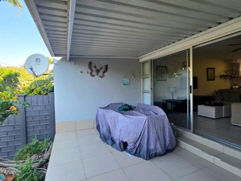 Fully Furnished 3 Bedroom Townhouse - Photo 3