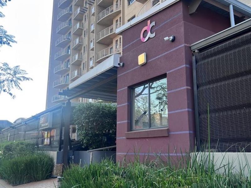 Modern 2 Bedroom in the Heart of Hatfield - Photo 2