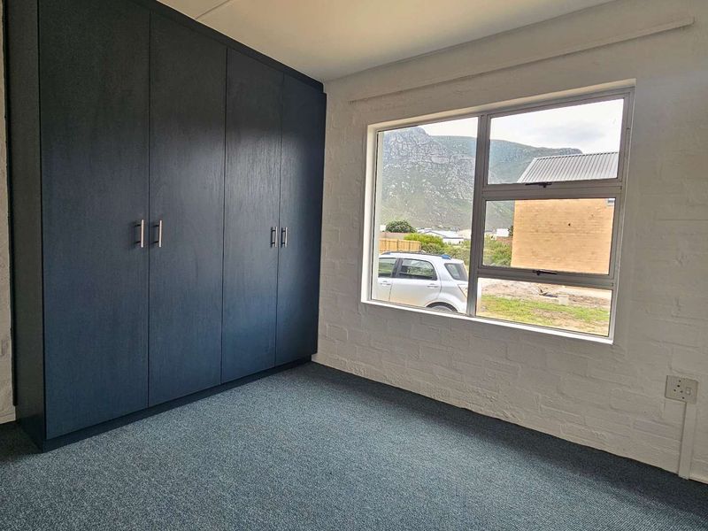 4 Bedroom house long term to rent in Bettys Bay - Photo 8