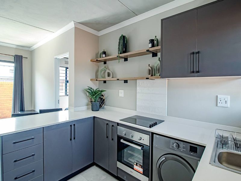 Modern 2 Bedroom 2 Bathroom Apartments in iQ Meerendal - Photo 3