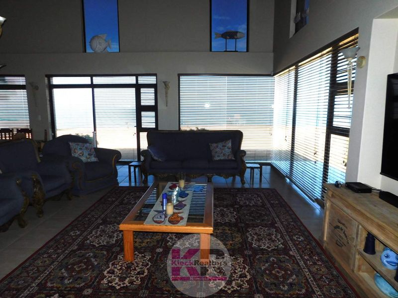 Seafront Property - Photo 10