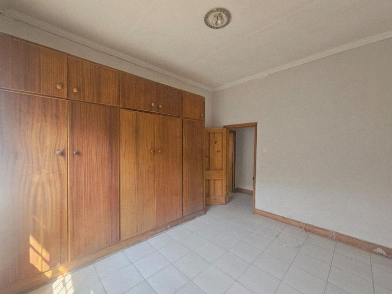 Charming Family Home with Income Potential in a Peaceful Suburb - Photo 7