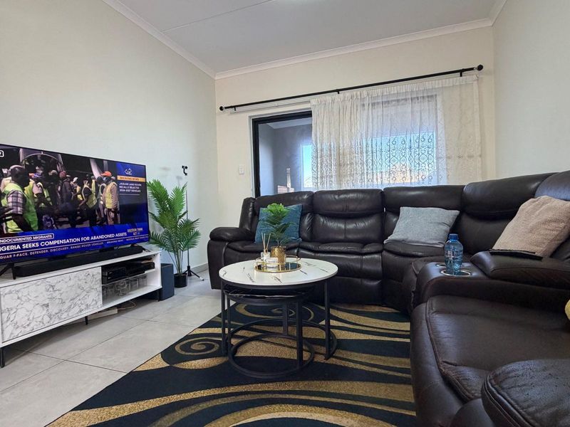Modern 2-Bedroom, 2-Bathroom Garden Apartment to Rent at Royal Residenz, Lilianton Boksburg West - Photo 5