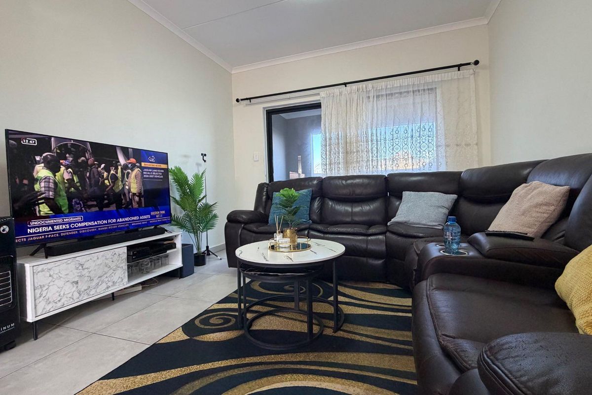Modern 2-Bedroom, 2-Bathroom Garden Apartment to Rent at Royal Residenz, Lilianton Boksburg West - Photo 5