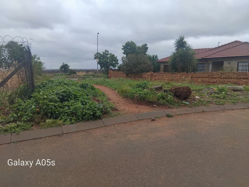 Vacant land available for sale. - Photo 1