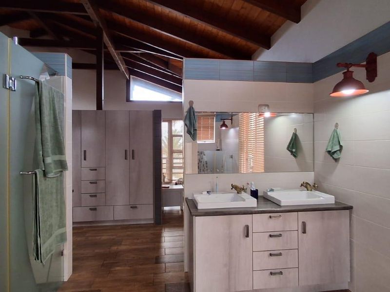 Waterfront Home - Photo 3