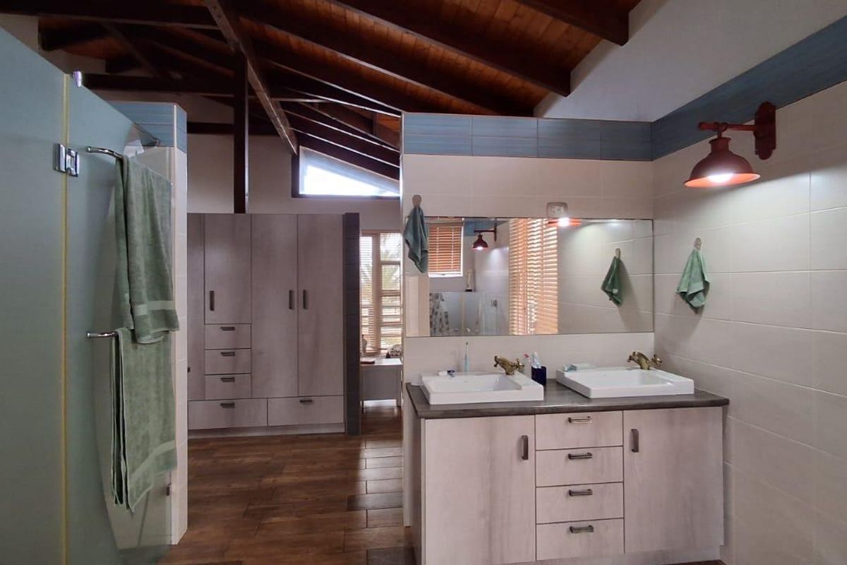 Waterfront Home - Photo 3