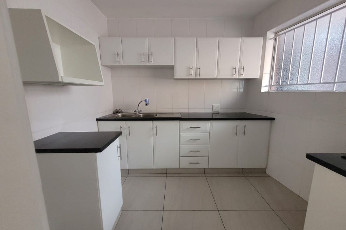 Lock up and go - South Beach Apartment - Photo 5