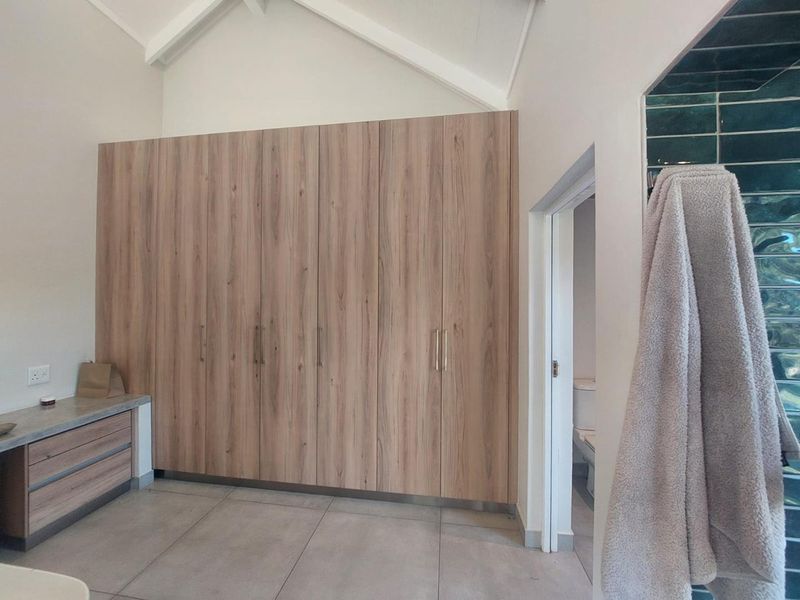 Prime Bushveld Living in Moditlo Wildlife Estate – Furnished Rental - Photo 8