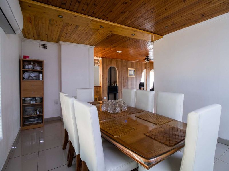 Beautiful 3-Bedroom Home with a Flatlet - Photo 9