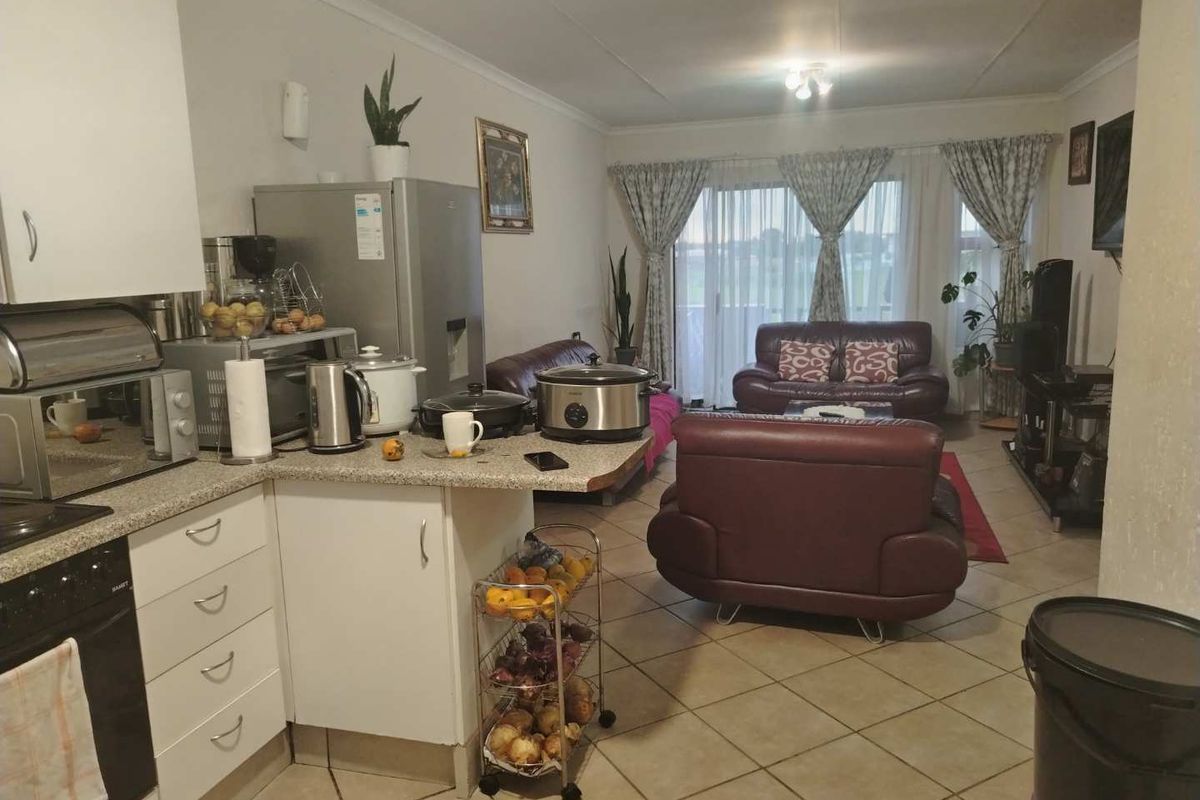 A NEAT APARTMENT - Photo 3